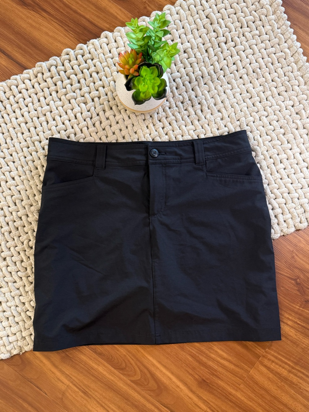 Eddie Bauer | Women's Adventurer 2.0 Hiking Skort | Black | 8
